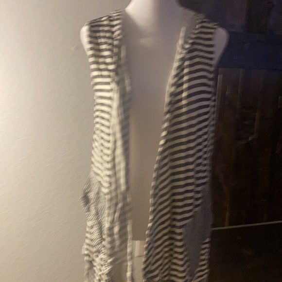 Women’s Cardigan - Picture 4 of 5